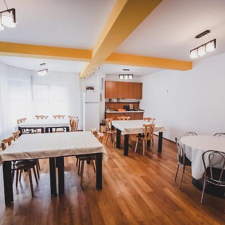 La Padure Pensiune-Restaurant Novaci-Străini Esterno foto