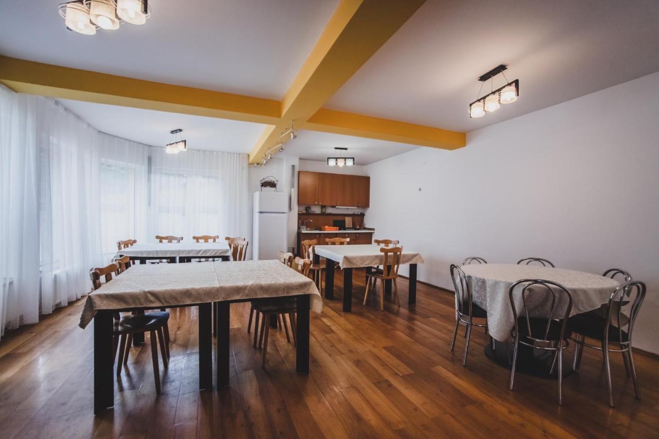 La Padure Pensiune-Restaurant Novaci-Străini Esterno foto